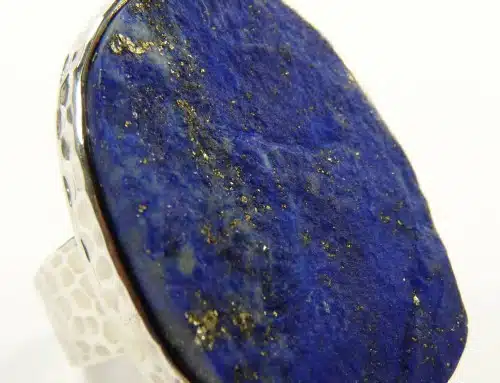 Bijouterie Azurite Bergerac_Bague lapis lazuli brut et argent 2 Bracelet-pyrite-de-fer-lithotherapie-8-mm-h210