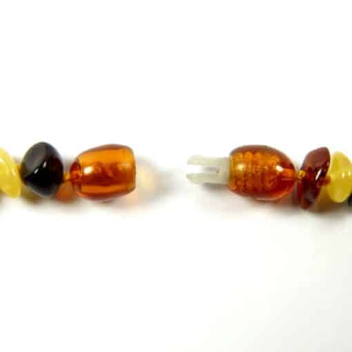 Collier enfant en ambre baroque multicolore – Image 2