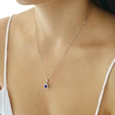 Pendentif lapis-lazuli rond, oxydes, argent rhodié