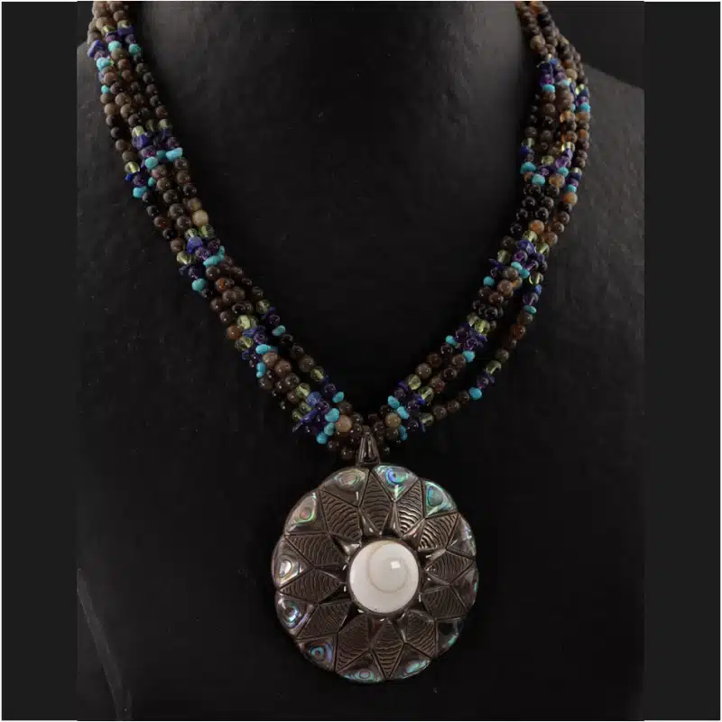 Collier création multi pierres fines